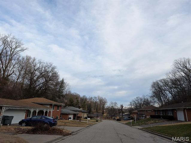 9002 De Boupre Street, East St Louis, IL 62203