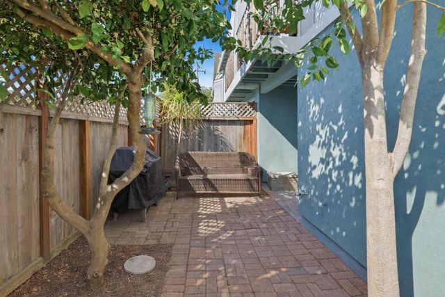 110 Library Lane, Santa Cruz, CA 95062