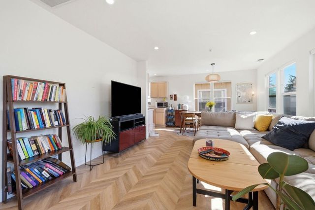 110 Library Lane, Santa Cruz, CA 95062