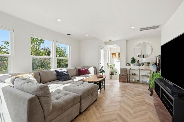 110 Library Lane, Santa Cruz, CA 95062