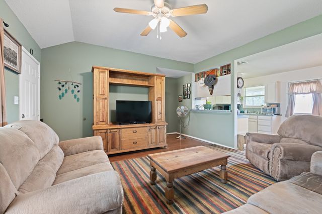 1105 Ashwood Court, Cleburne, TX 76033