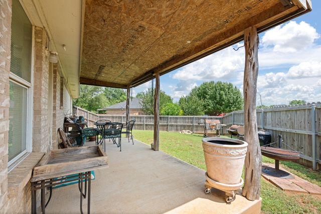 1105 Ashwood Court, Cleburne, TX 76033