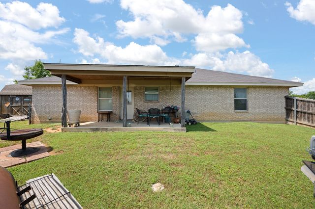 1105 Ashwood Court, Cleburne, TX 76033