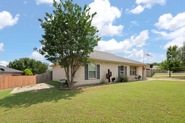 1105 Ashwood Court, Cleburne, TX 76033