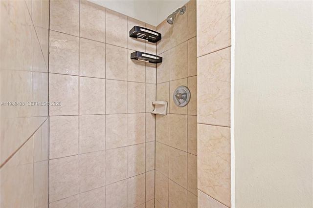 923 N 16th Ct, Hollywood, FL 33020