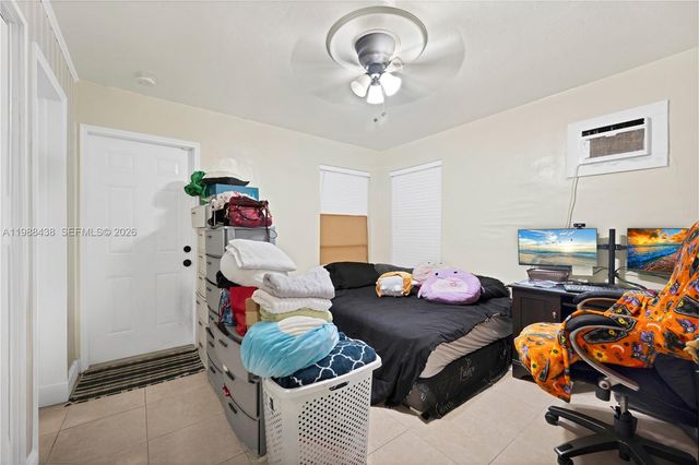 923 N 16th Ct, Hollywood, FL 33020