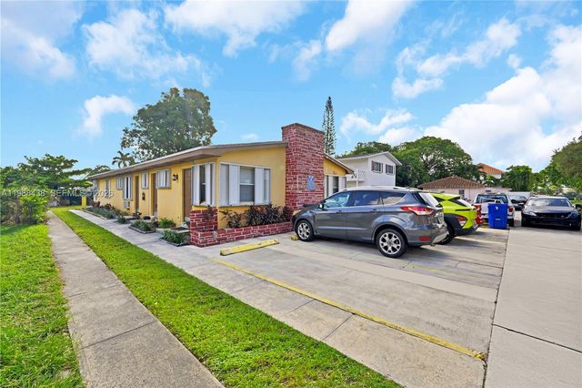 923 N 16th Ct, Hollywood, FL 33020