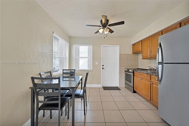 923 N 16th Ct, Hollywood, FL 33020