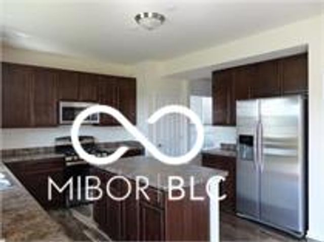 6314 Silver Leaf Drive, Zionsville, IN 46077