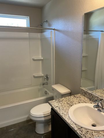 578 Misty Gln, Canyon Lake, TX 78133