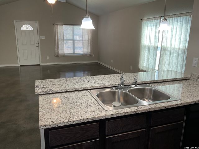 578 Misty Gln, Canyon Lake, TX 78133