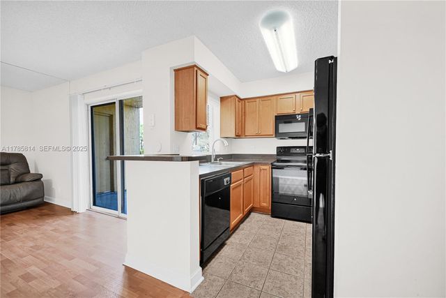 7640 Westwood Drive 404, Tamarac, FL 33321