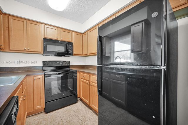 7640 Westwood Drive 404, Tamarac, FL 33321