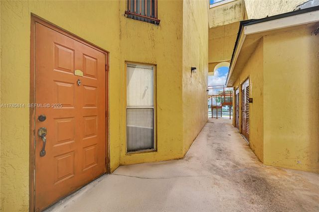 7640 Westwood Drive 404, Tamarac, FL 33321