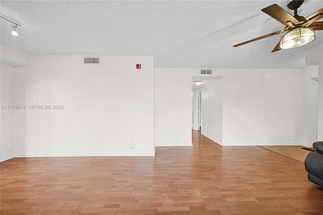 7640 Westwood Drive 404, Tamarac, FL 33321