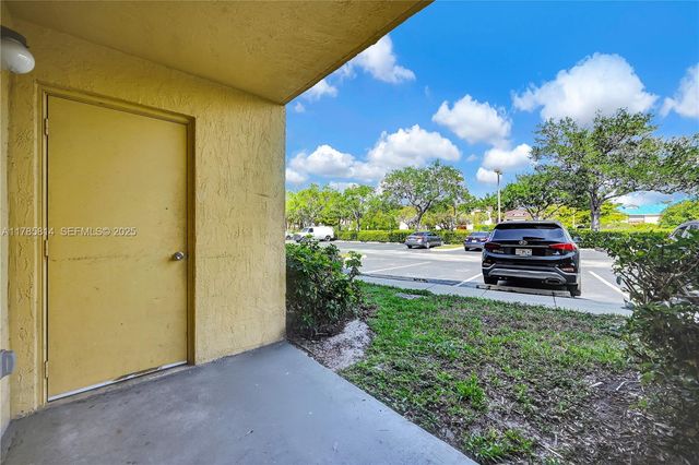 7640 Westwood Drive 404, Tamarac, FL 33321