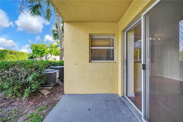 7640 Westwood Drive 404, Tamarac, FL 33321