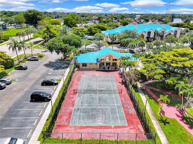 7640 Westwood Drive 404, Tamarac, FL 33321