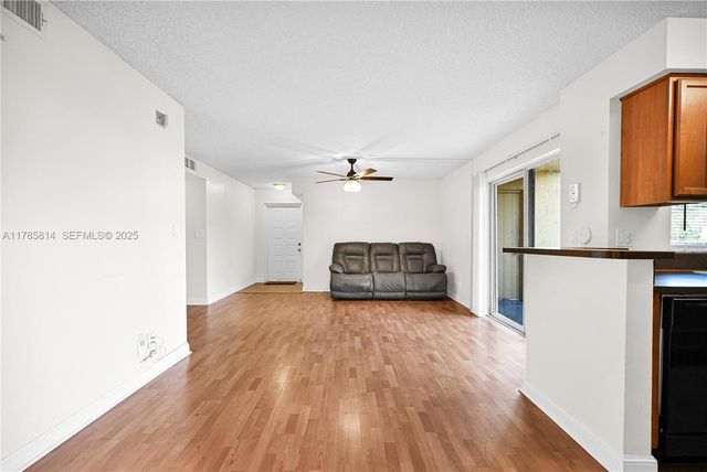 7640 Westwood Drive 404, Tamarac, FL 33321