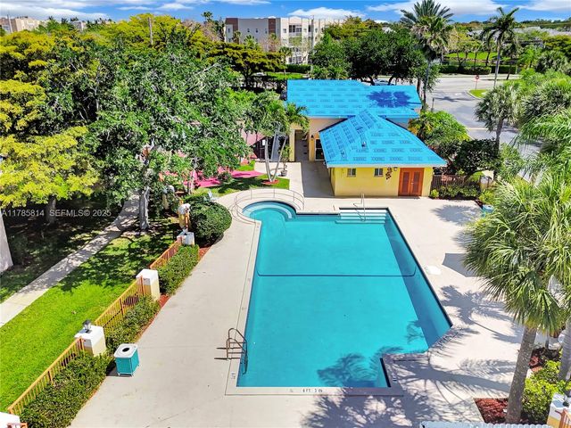 7640 Westwood Drive 404, Tamarac, FL 33321
