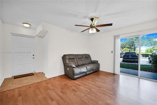 7640 Westwood Drive 404, Tamarac, FL 33321