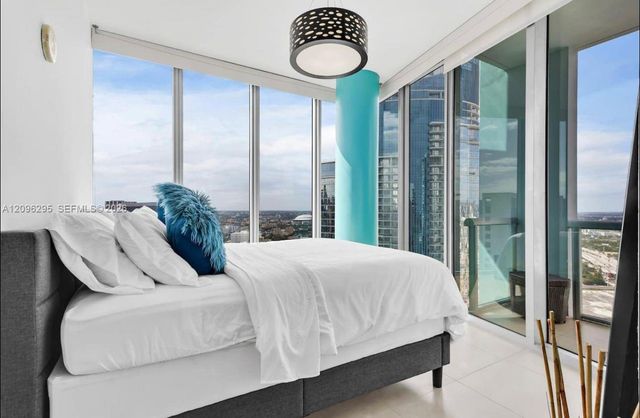 888 Biscayne Boulevard 4701, Miami, FL 33132