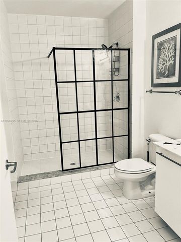 888 Biscayne Boulevard 4701, Miami, FL 33132