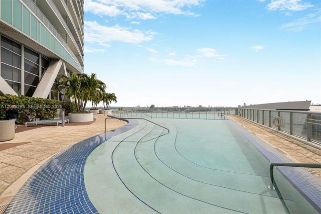 888 Biscayne Boulevard 4701, Miami, FL 33132