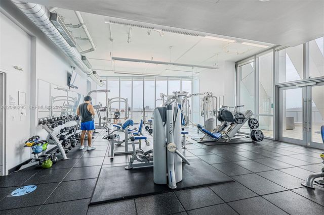 888 Biscayne Boulevard 4701, Miami, FL 33132