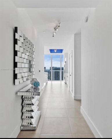 888 Biscayne Boulevard 4701, Miami, FL 33132