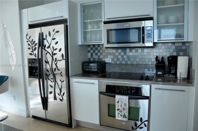 888 Biscayne Boulevard 4701, Miami, FL 33132