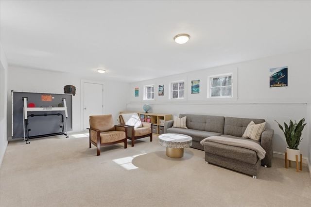 90 Willow St, Westwood, MA 02090