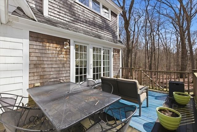 90 Willow St, Westwood, MA 02090