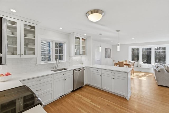 90 Willow St, Westwood, MA 02090