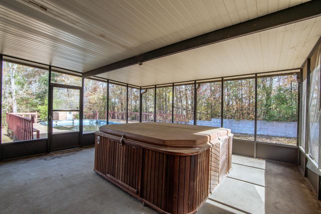 16040 Hwy 69, Savannah, TN 38372