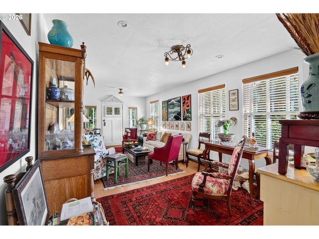 9225 Sw BOONES FERRY Rd, Portland, OR 97219