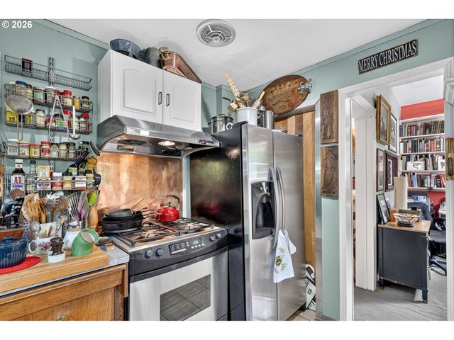 9225 Sw BOONES FERRY Rd, Portland, OR 97219