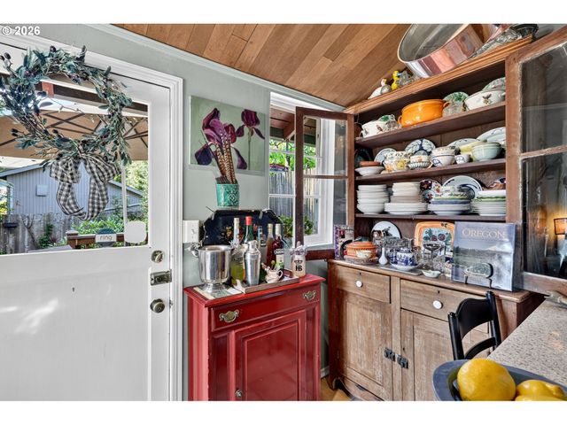 9225 Sw BOONES FERRY Rd, Portland, OR 97219