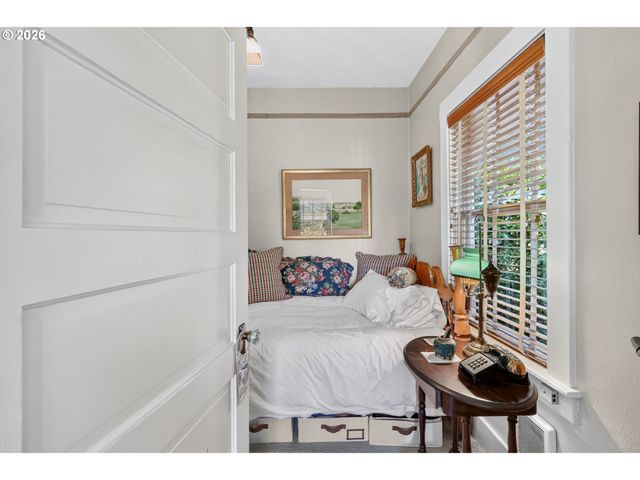 9225 Sw BOONES FERRY Rd, Portland, OR 97219