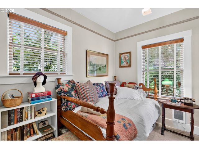9225 Sw BOONES FERRY Rd, Portland, OR 97219