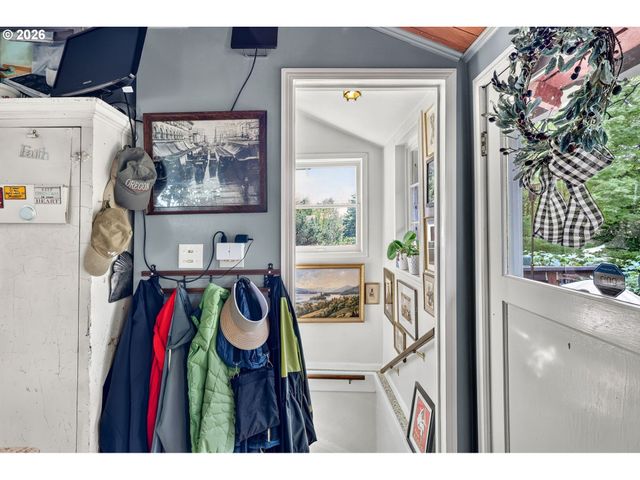 9225 Sw BOONES FERRY Rd, Portland, OR 97219