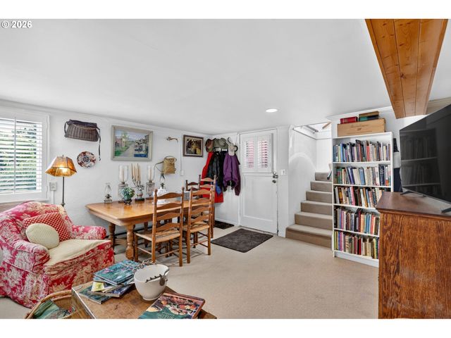 9225 Sw BOONES FERRY Rd, Portland, OR 97219