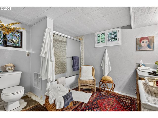 9225 Sw BOONES FERRY Rd, Portland, OR 97219
