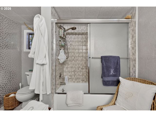 9225 Sw BOONES FERRY Rd, Portland, OR 97219