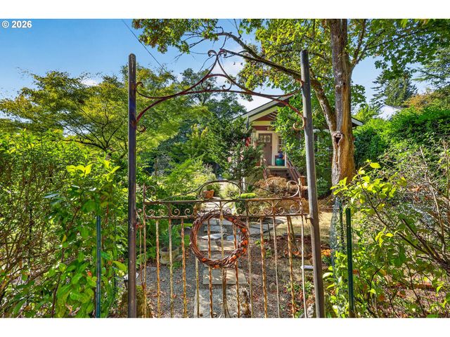 9225 Sw BOONES FERRY Rd, Portland, OR 97219