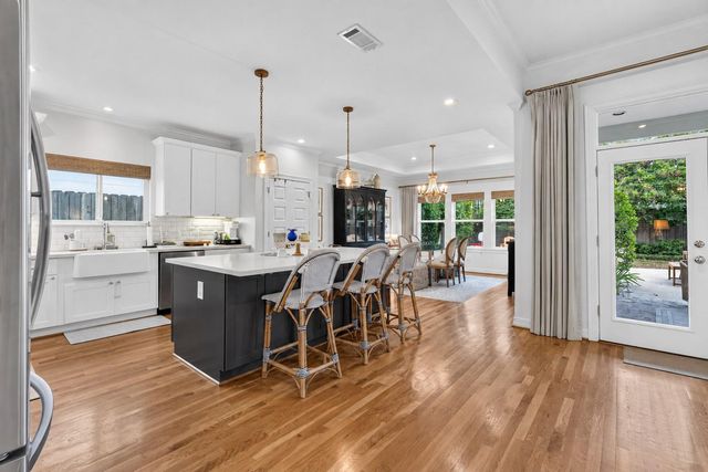 1722 Chippendale Road, Houston, TX 77018