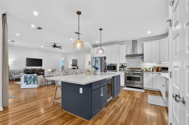 1722 Chippendale Road, Houston, TX 77018