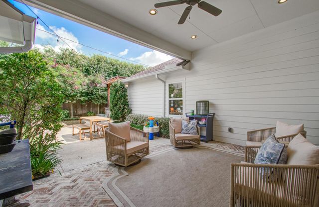 1722 Chippendale Road, Houston, TX 77018