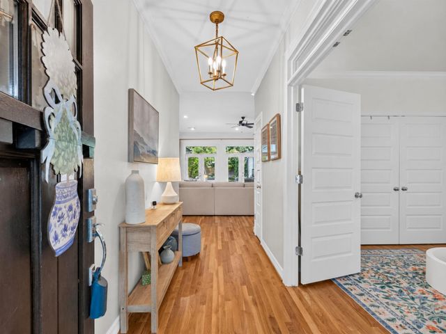 1722 Chippendale Road, Houston, TX 77018