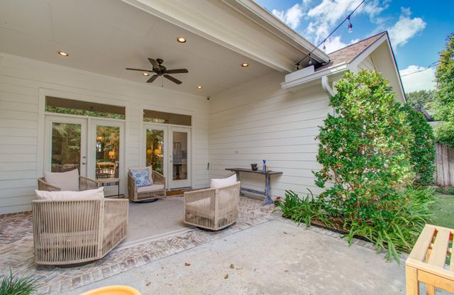 1722 Chippendale Road, Houston, TX 77018